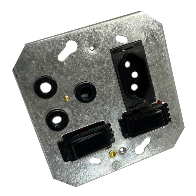 EIE Switched 4x4 Steel Socket 16A 164-2