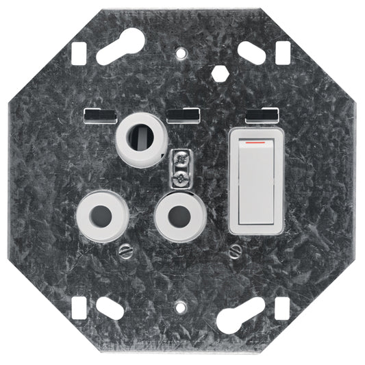 Crabtree Classic Monoblock 16A Single Switched Socket on Yoke in White
