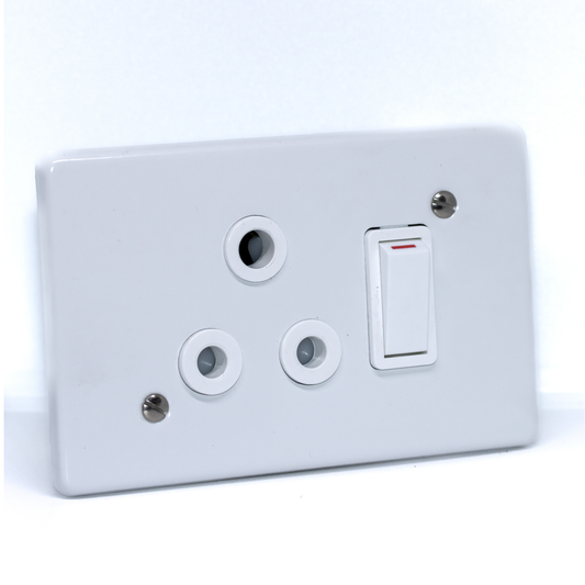 Crabtree | Classic Single Socket Horizontal Complete with Coverplate – Water & electrical solutions from Crabtree | Zisabo South Africa