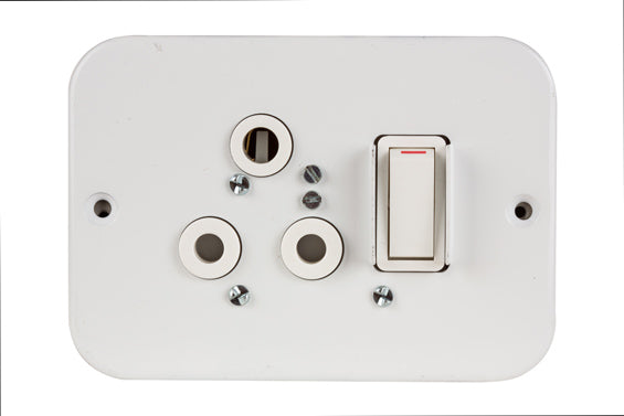 Crabtree Industrial 16A Single Socket 119 x 83mm in White