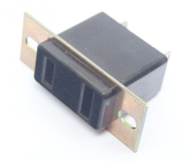 EIE Socket AC Flat 2W 125V 15A on Metal Plate