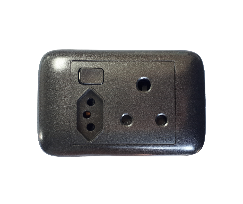 Single + New ZA Switched Socket, 4x2 | Onesto Oracle Range